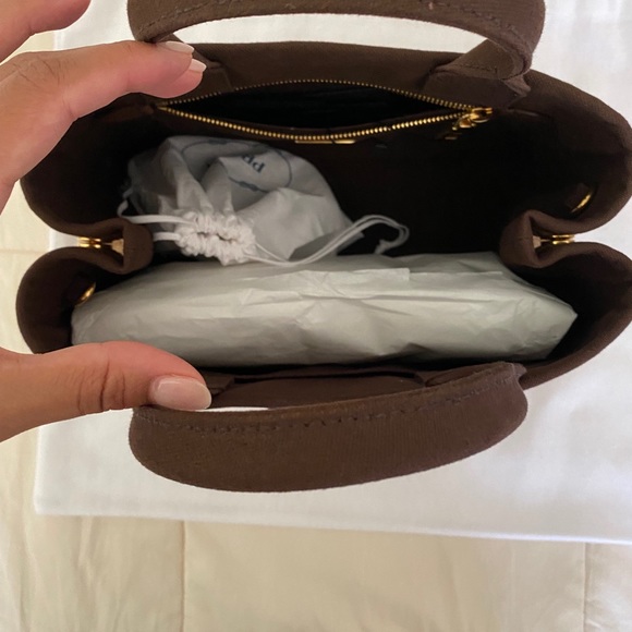 Brand New Prada Structured Medium Brown Straw Bag - Picture 7 of 9